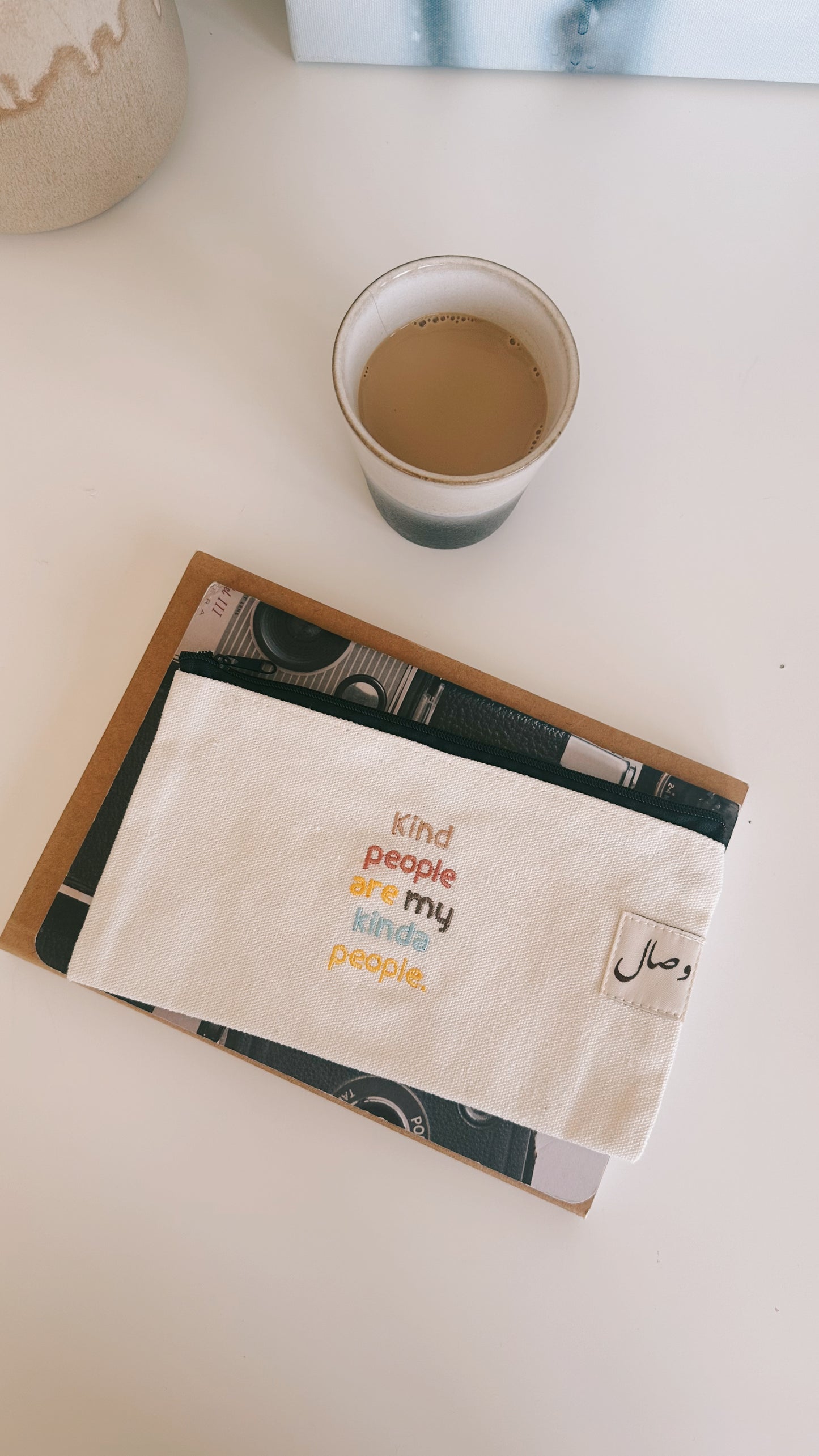 Case (small) | Kind people